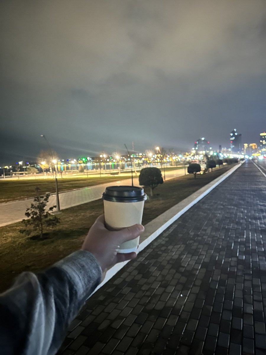 Gecə saat 3 də niyə bir adam koffe istəsinki?