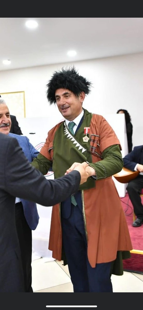 Tanıdık tanıdık tanıdık... .
Sevmedik sevmedik sevmedik...