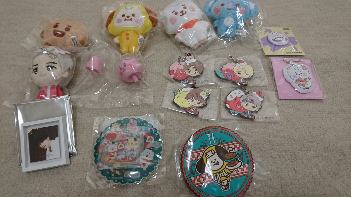 JMTH95JK97's tweet photo. 大掃除してたら色々と出てきたので
断捨離のため買取りだします。
出し切りたいのでお願いしますm(*_ _)m

￥50～

PayPay送金できる方で希望の方はDMくださいm(_ _)m

 #買取り
 #バンタン
 #トゥバ
 #セブチ https://t.co/cMOsILTzSe