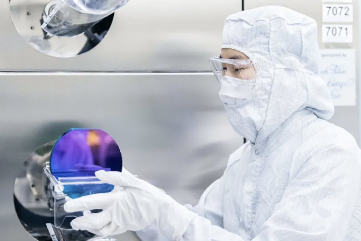 ConScienceAB's tweet photo. 2023 was an exciting year for ConScience, we were happy to welcome 30 new clients, and saw increased activity among our established collaborators. Our #Quantum activities were taking off, with support from @vinnovase  and the Smart electronics initiative. This lead to the shipment of the first wafer of #quantumcomponents to the US. We also presented our first quantum devices at the European Flagship conference EQTC 

https://t.co/QDp8WFUfwB

@QuantumFlagship 

In the area of microfluidics, we were happy to launch our first standardised #microfluidics devices together with @FluicellAB .
 
@AppliedReview listed us a top 10 emerging cleanroom company 
https://t.co/Gf8sBwP4Ni

 Last but not least, we were happy to welcome senior cleanroom engineer Vladimir Drakinskiy to our team of cleanroom experts.
 
We can't wait to share what ConScience have in store for 2024.
 
Best wishes for the new year.
 
CS team