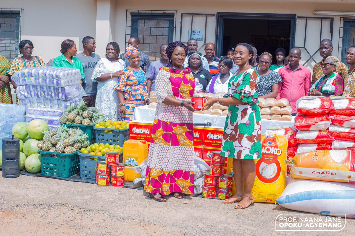 NJOAgyemang's tweet photo. I spent the morning of 28th December 2023 at the Psychiatric Hospital in Ankaful, where I made a donation of food and sanitary items to the facility. 

I was accompanied by some Regional and Constituency members of the National Democratic Congress, including the Chairman of the KEEA constituency,  Mr. John Quaicoe, Founder Batch Kwoffie; Sarah Kissi of the 31st December Movement; Charles Entsua (Secretary); Vivian Sortor (Women Organizer) and her deputy, Helen Essilfie; and many significant others. 

Mental health is something that should interest all of us. It’s an aspect of health that can affect anyone, regardless. Let us accept and embrace people in difficult situations since empathy, acceptance and tolerance have important healing benefits. 
1/