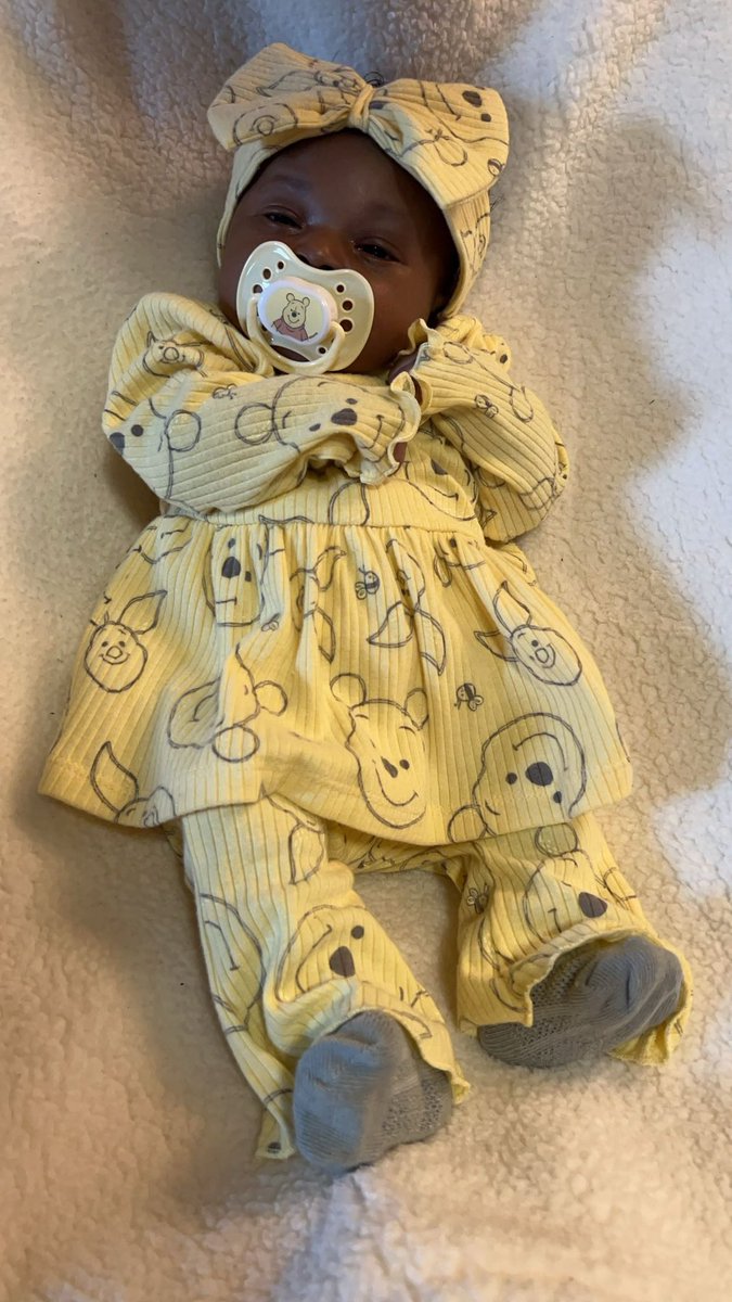 ThiirtyTwo's tweet photo. 🩶🥹💛 Happy 1 Month To My Baby Girl 💛🥹🩶 https://t.co/p9d7025OEi