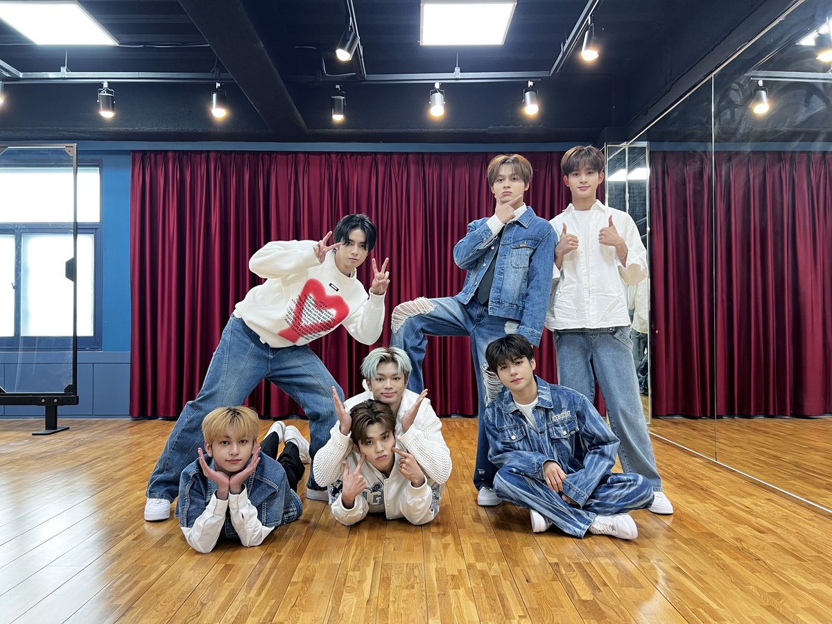 HORI7ONofficial's tweet photo. 2023. 12. 29

@ 강서고등학교

#HORI7ON #호라이즌
#뜻밖의강서고등학교 https://t.co/YabFlhUFgw