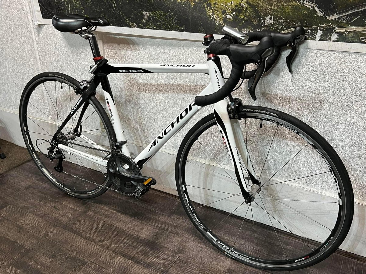 TqgHqo3OIWO6pOF's tweet photo. anchor rcs6
車体を清掃しブレーキシフトケーブルワイヤー、ブラケットカバー、バーテープ、チェーンやボルトなど交換しSTIユニット内部の清掃整備、ホイールの歪みセンター修正をさせて頂きました！
気持ちよく年が越せますね！

#anchor
#rcs6
#ロードバイク
#オーバーホール
#あさみフレンド https://t.co/ty8FvkZpN7