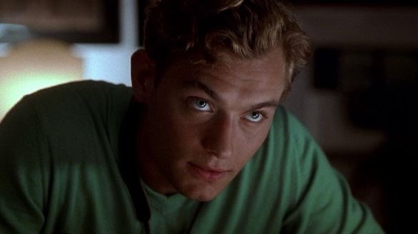TheCinesthetic's tweet photo. Happy Birthday, Jude Law! https://t.co/wM6SZB2Pf5
