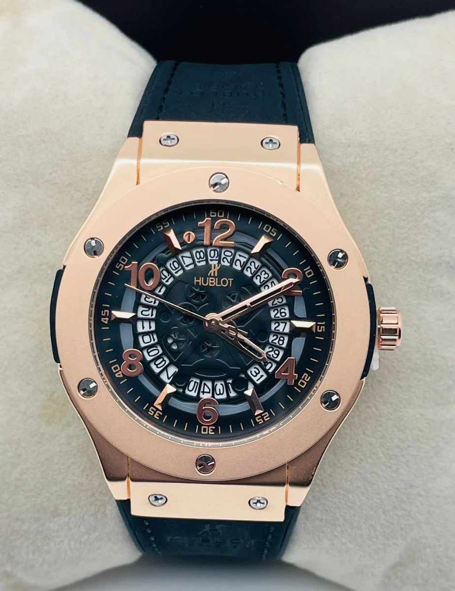 AmdyMustafaa's tweet image. JEU CONCOURS 🎊 Spécial FIN D’ANNÉE 🎁
Gagner une montre ou une paire de lunettes ( un gagnant / jour ) jusqu’au 31 décembre 
Conditions 
-follow @AmdyMustafaa 
- like, Rt  et cite ce tweet 

NB : Sont éliminés, ceux qui vont me Dm pour gagner !
Des kdo pour les retweeteurs 😎