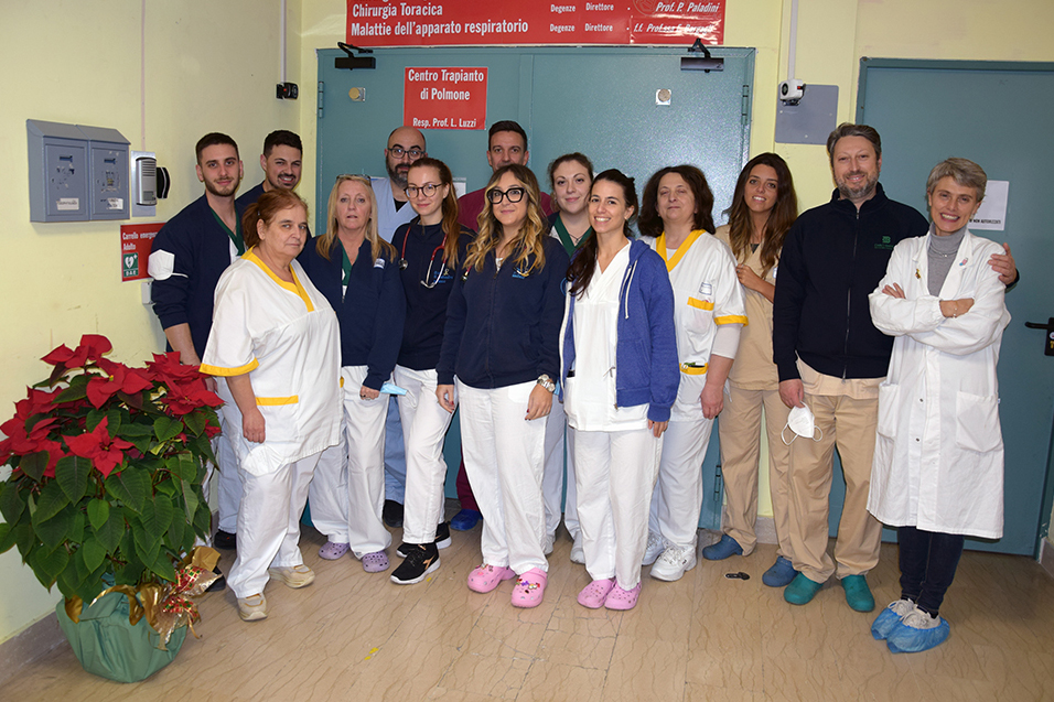 AouSenese's tweet photo. Record di #trapianti di #polmone all'@AouSenese nel 2023: 20 in un anno
🫁 NEWS: https://t.co/IHtz365g2r
🎞️VIDEO: https://t.co/oUvyLacIGH https://t.co/8CjBEMwDmw