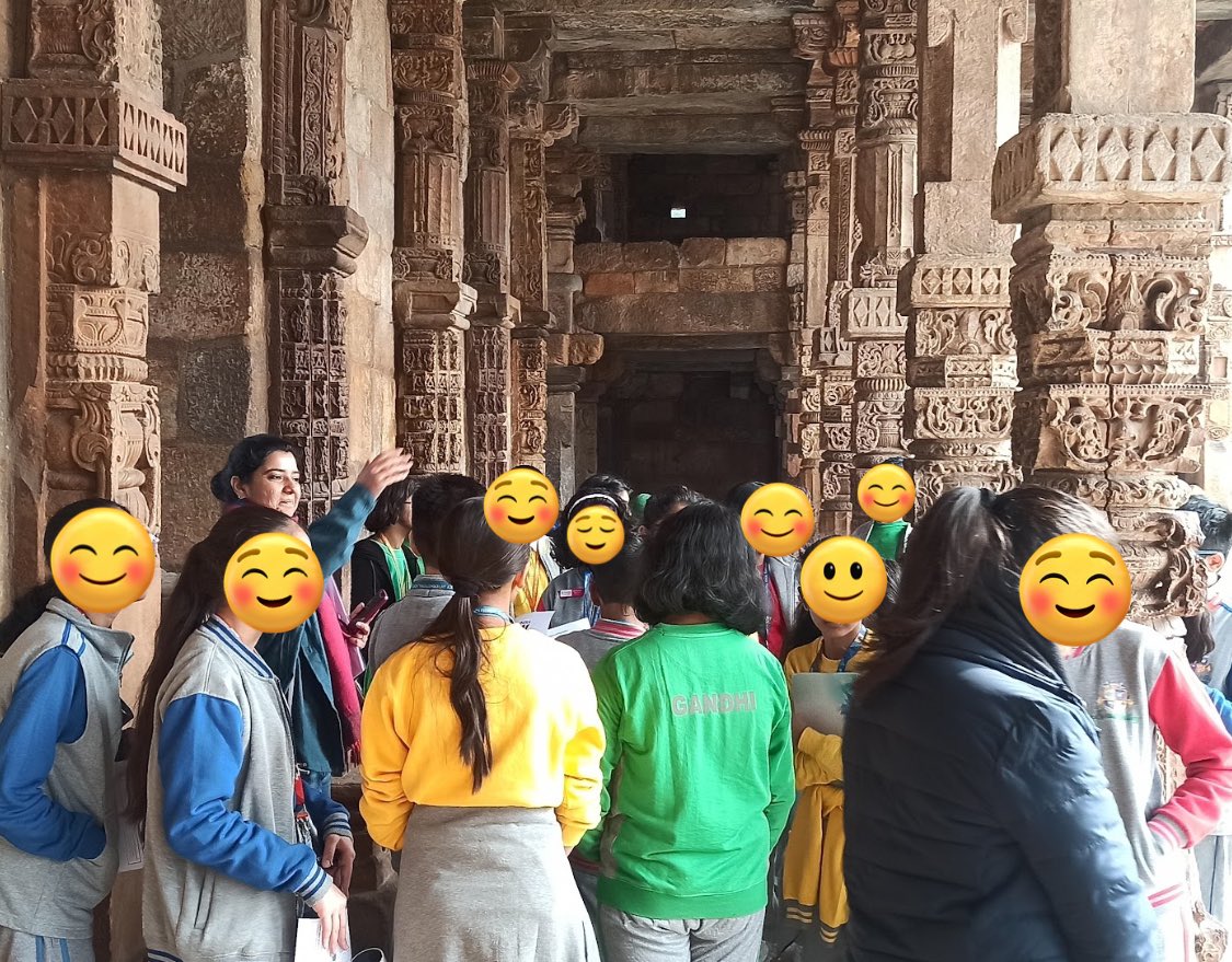 No trip home to Delhi is complete w/o facilitating a cultural learning programme w <a href="/FlowIndia/">Flow India</a> ✨ Always in awe of the nuanced &amp; critical questions students bring! 

We explored the Qutub complex from the lens of architects,storytellers, cartographers, scribes &amp; custodians ✨