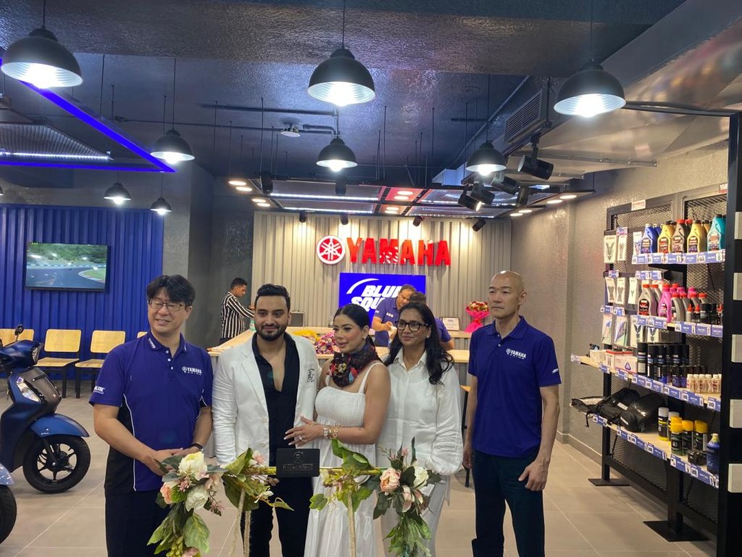 Sawhney_Auto's tweet photo. Delhi’s 1st ‘Blue Square' Premium Outlet, "Sawhney Automobiles" in Dwarka was inaugurated. It will showcase Yamaha motorcycles followed by accessories, apparel, and spare parts.

#Yamaha #YamahaMotorIndia #CallOfTheBlue #COTB https://t.co/7c27FRoL5o