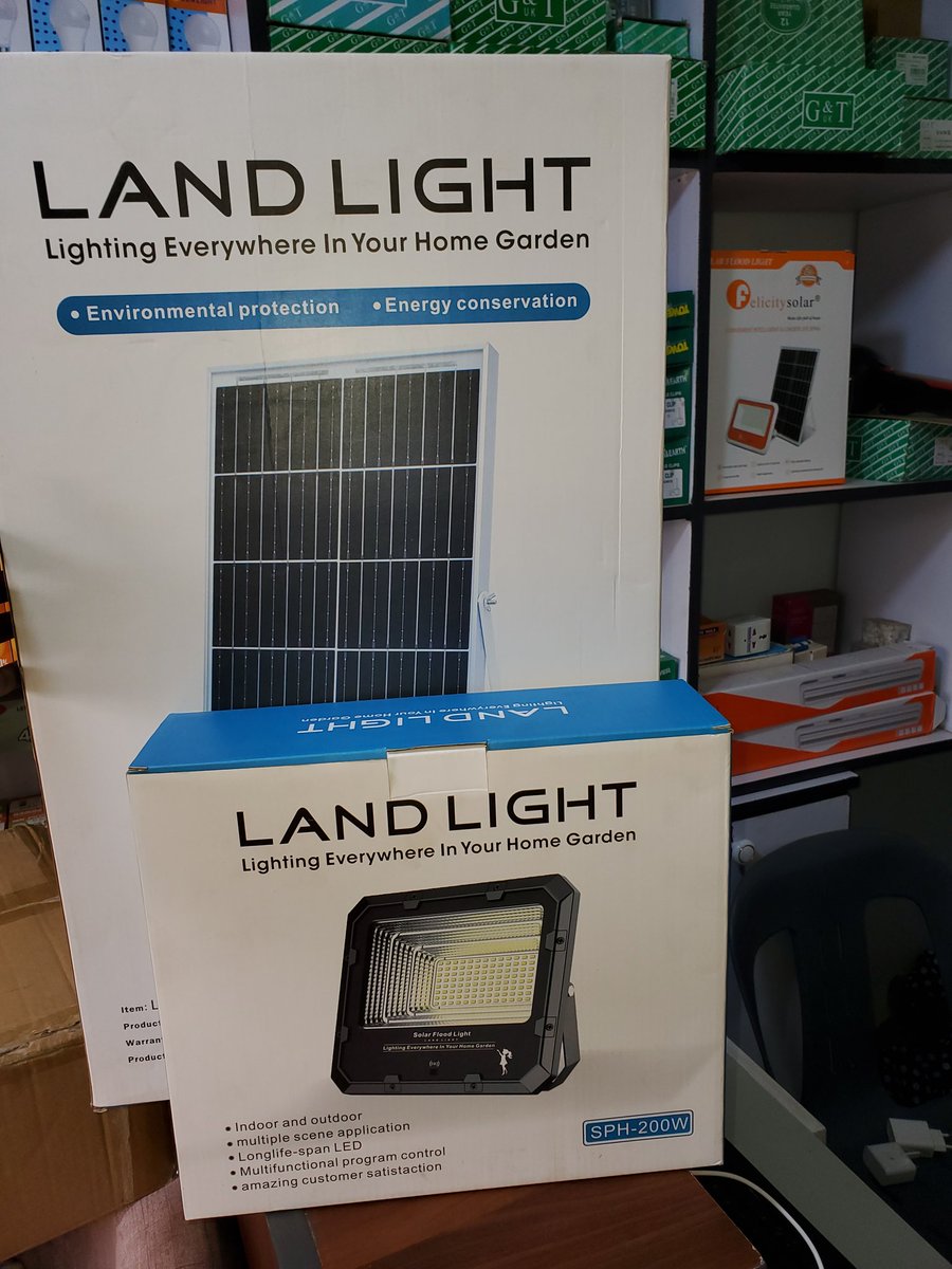 ninsiima_emilly's tweet image. Helo X community!
I know I can sale 30 pieces of this #SolarFloodLights before ending 2023 Help me by retweeting, I may meet clients on your TL
✅️Size: 200 wats
✅️Price; 320,000
✅️Warranty: 1½
Call/watsap me on 0754164744 or 0770845110 for orders and delivery.