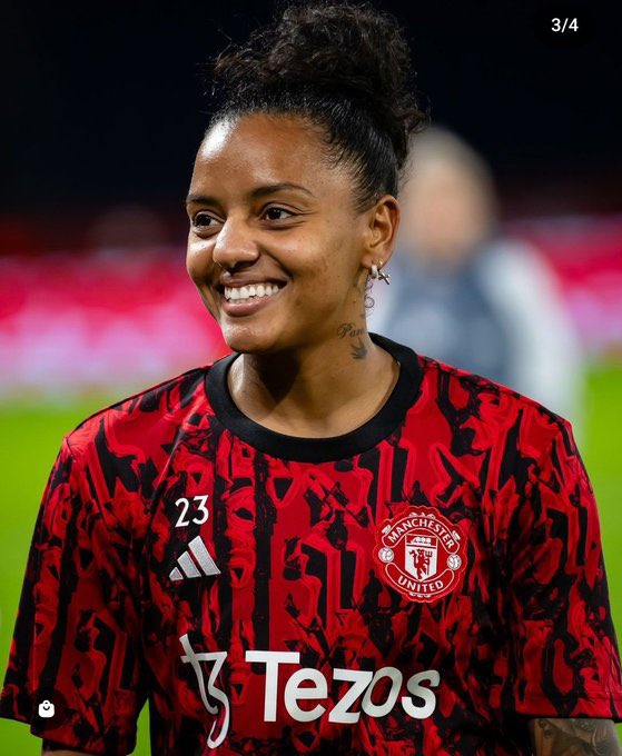 Theberni250's tweet photo. Hanoho #Man_u ndayamanitse pehh🙌🙌🙌 https://t.co/ORn3guKFQc