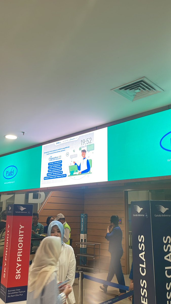 Delayed <a href="/IndonesiaGaruda/">Garuda Indonesia</a> flight from 17:20.. info is the cabin crew is stuck in traffic due to comfortable hotel option that is faraway frm <a href="/baliairports/">I Gusti Ngurah Rai</a>
And we are told to come 3hrs prior flight time due to possibility of bad traffic.
Gr8 job, really relate to your ticket price