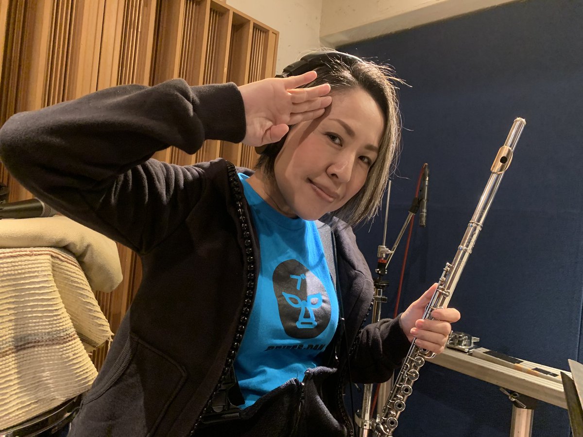 malandro_R's tweet photo. 年の瀬ですが…、
本日も“とある”作品のレコーディング@藤沢 #StudioLightStuff!!!
今日は、おなじみFlute奏者 #満島貴子 さんのレコーディング!!
さすが!音色でお釣りがくる!素晴らしい😆
そして、僕 #今井亮太郎 は鍵盤ハーモニカとPercussionを♪ https://t.co/6PYaJxUVZY