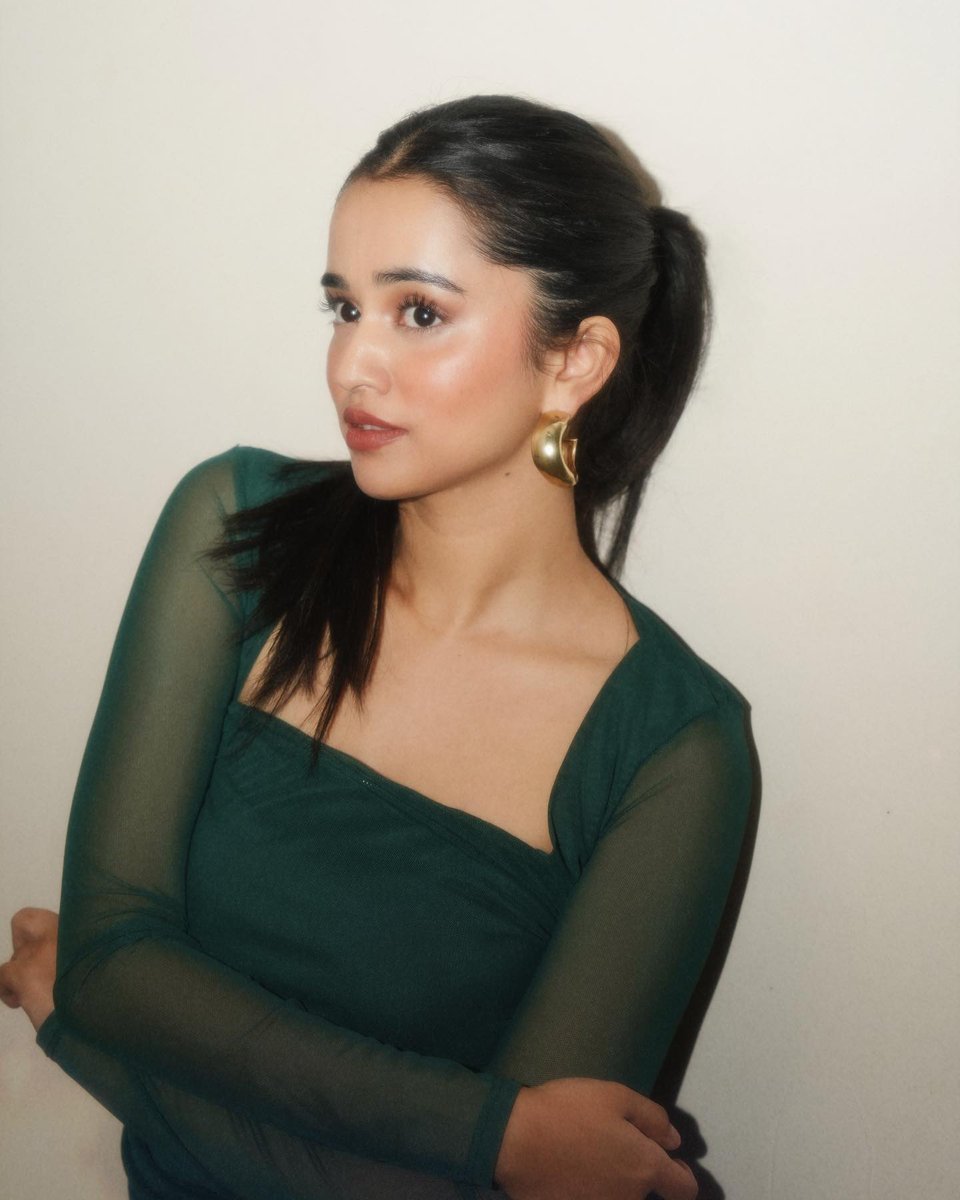 hotgirlparado's tweet image. #Ankitachhetri