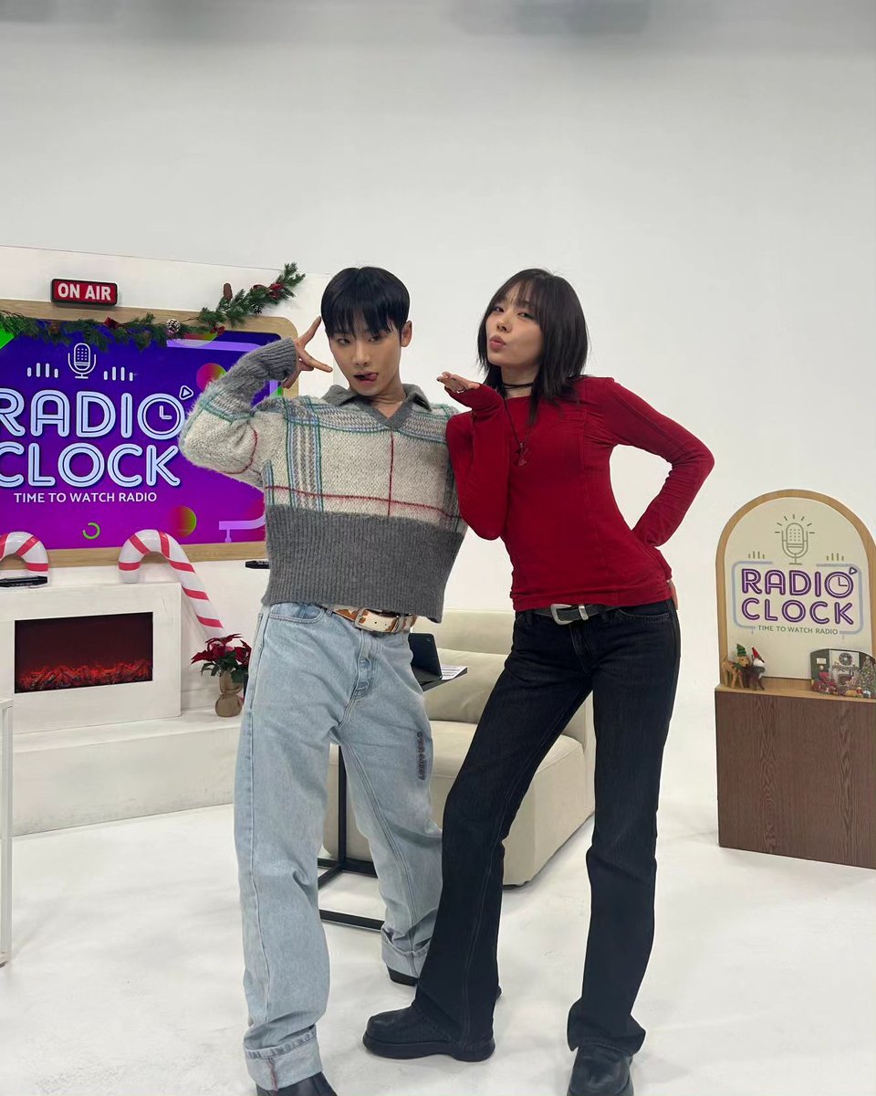 LC_Sinformation's tweet photo. 231212 @radio_clock1516 Instagram

https://t.co/AtoBJxCRFY

@LC__Ashley #LADIESCODE #레이디스코드 #ASHLEY #애슐리 #CHOIBITNA #최빛나 #AshleyChoi #RADIOCLOCK #ChrisKoo

[📇ScenariO'Clock🎬]

Filling in for Prince and Junhyung, who were out of town for a bit.
We were joined by the ❤️‍🔥 passionate, ✨️ energetic Chris Koo!

Dancing hard while the song went out today,🪩 and
Poured out their passion🥵
E Ashley and EE's Chris Koo, it's such a fitting theme for the two of them, isn't it 🤣?
<This was the song I wanted to play for the ultimate E's!

Today's song is 2NE1's <2NE1 - The Greatest Generation> by Chris Koo, who came out after a long time and showed a lot of passion.
2NE1 - Can't Nobody by Chris Coo, who came out after a long time and showed a lot of passion!