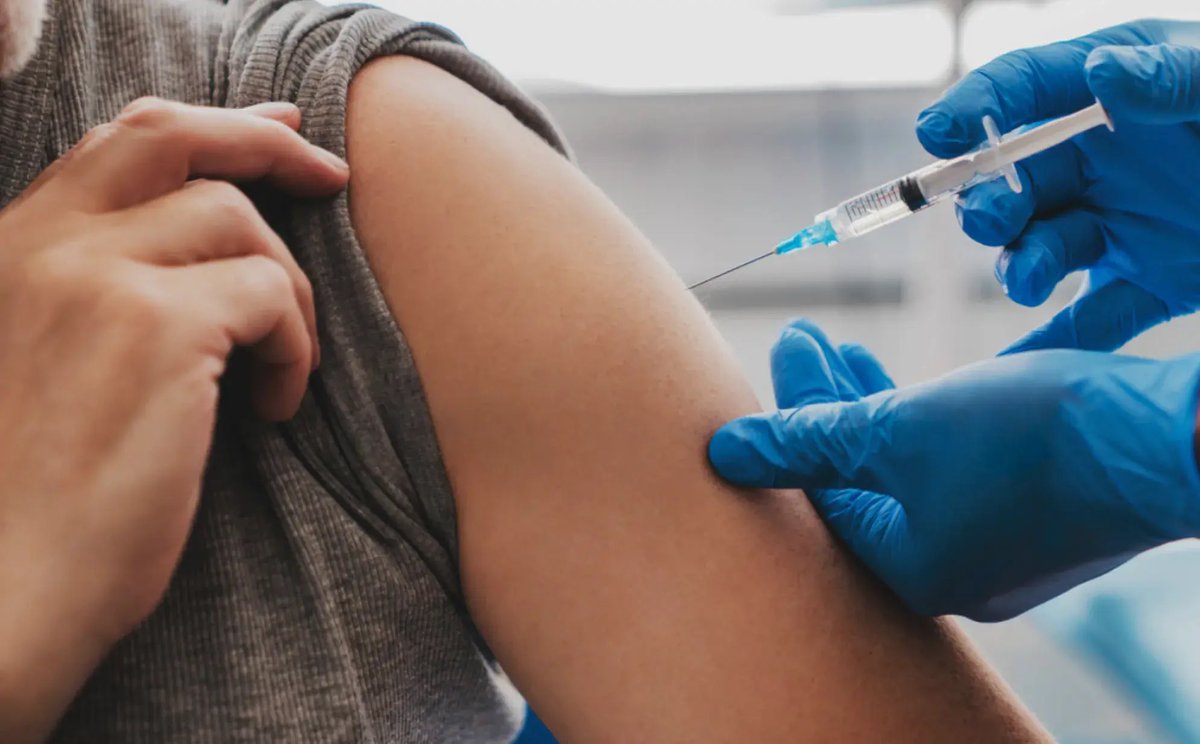herqles_es's tweet photo. 🇪🇸 | Urgencias se encuentra repleta de ingresos de personas vacunadas con positivo en COVID.

Los profesionales sanitarios no se explican cómo los no vacunados tienen una tasa de contagio 4 veces inferior respecto a aquellos que tienen al menos una dosis. https://t.co/ffkH4w2rnf