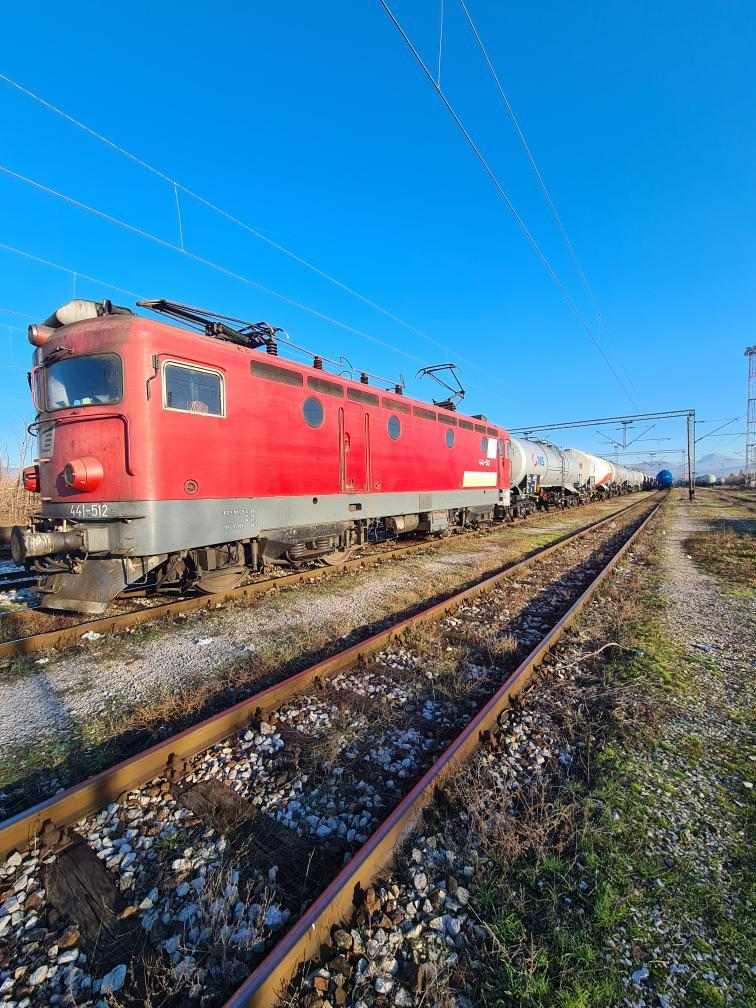 Srećni novogodišnji i božićni praznici!