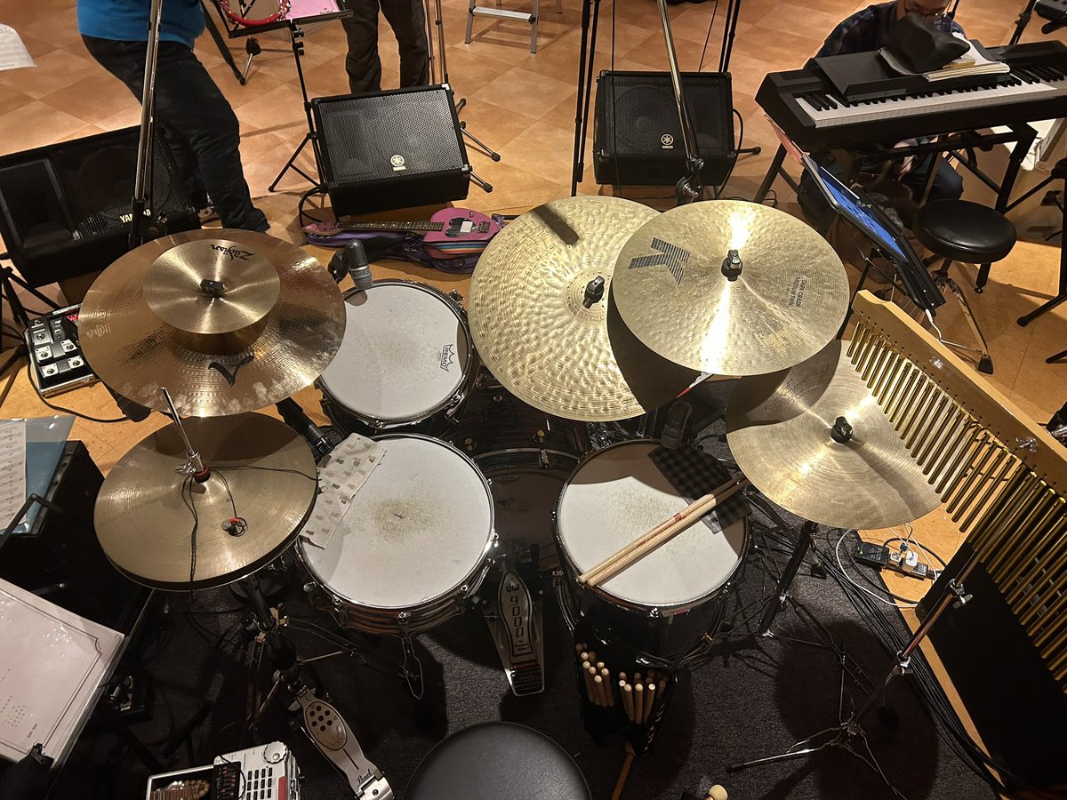 kouchinn_drum's tweet photo. ちょっと早いけど今年の振り返り。
病気と怪我に悩まされた1年だった。
頭部の帯状疱疹から後遺症、首のヘルニア悪化からの腕の痺れ。でもドラムは1年叩けた。何よりLove Community.で16年振りに演奏出来てステージに立てた事が1番大きな出来事。本当嬉しかったしありがたい。終わり良ければ全て良し。 https://t.co/2m1HTpg4Jl