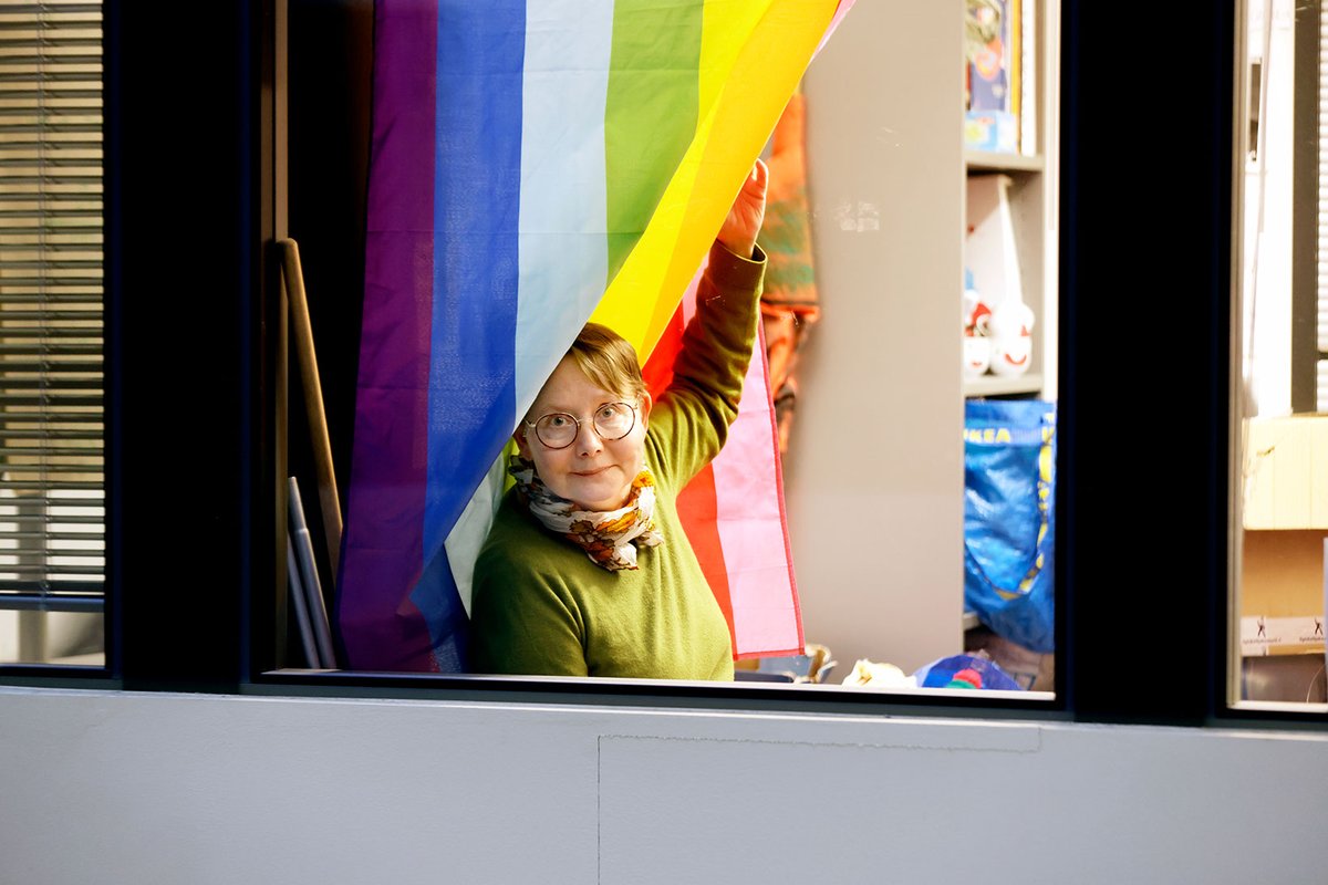 @TampereUni dosentti Tuula Juvonen on kohdannut toistuvaa häirintää tutkimusaiheidensa vuoksi. Sukupuolten tasa-arvon opettaminen vaatii paksua nahkaa ja työyhteisön turvaa, sillä kaikille opetuksen sisältö ei sovi. Lue Juvosen haastattelu: tjnk.fi/ajankohtaista/…. #Sananvapaus