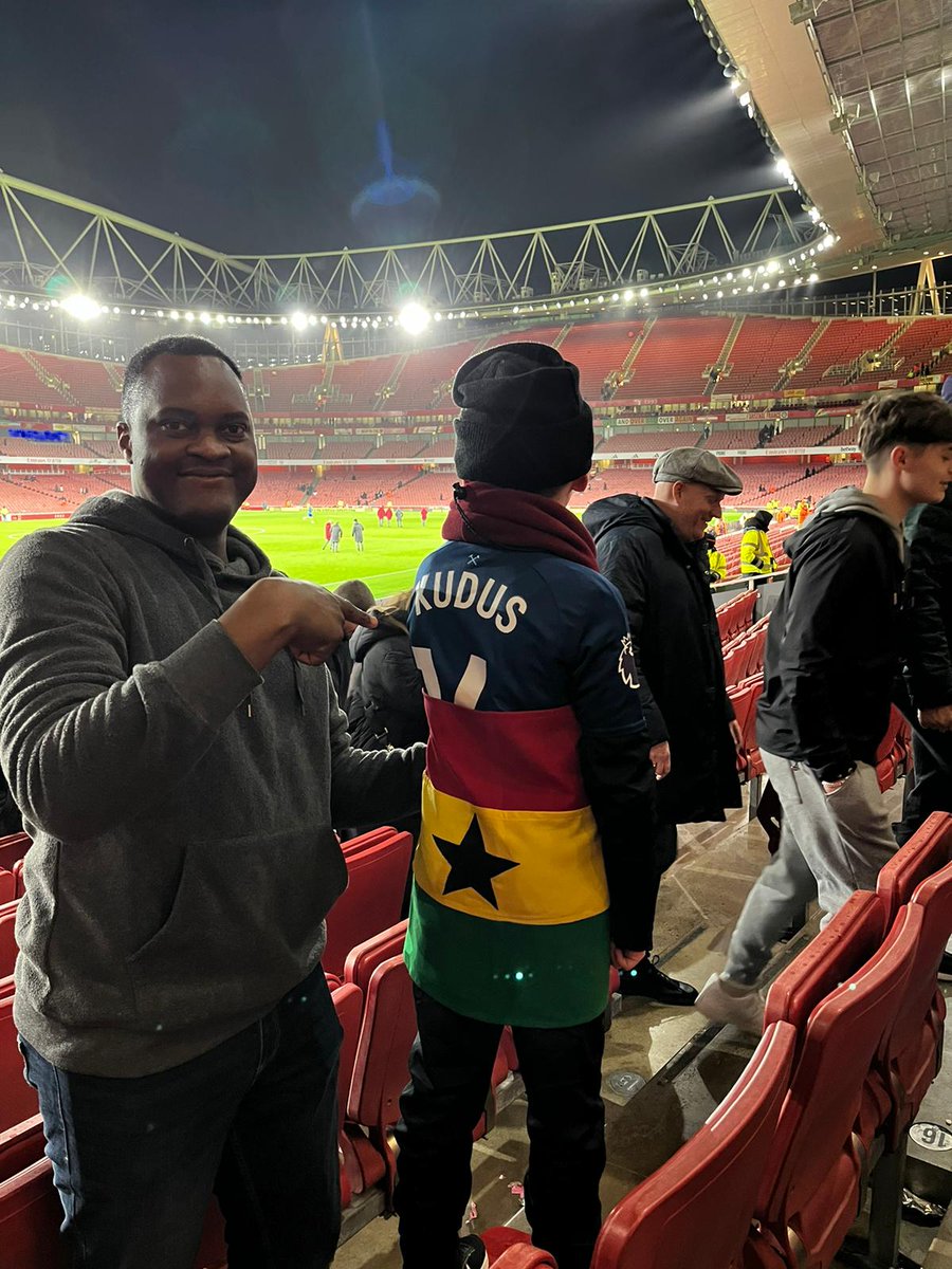 The Ghana flag worked like magic,many Westham fans wanted to have a picture. 🇬🇭Mohammed Kudus has sold Ghana well.👋🏻👋🏻