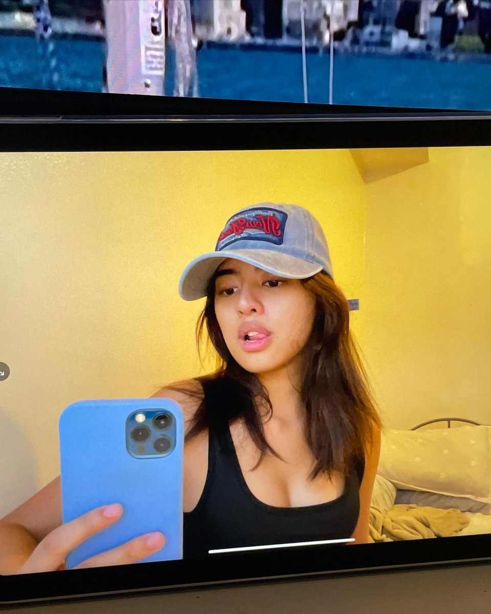 mscherrygeorge's tweet photo. Selfie time https://t.co/oXU5zXuj0q