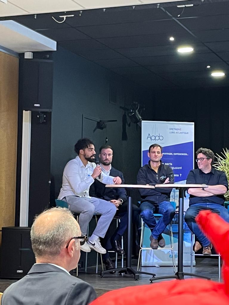 EscaleRoyale's tweet image. ⚓️ L'Escale Royale rejoint l'Association des Ports de Plaisance de Bretagne en faveur d'un tourisme côtier durable. Fiers de notre engagement pour des ports propres et une vision moderne des ports en Bretagne! 🌊 #Environnement #Partenariat #Bretagne #APPB