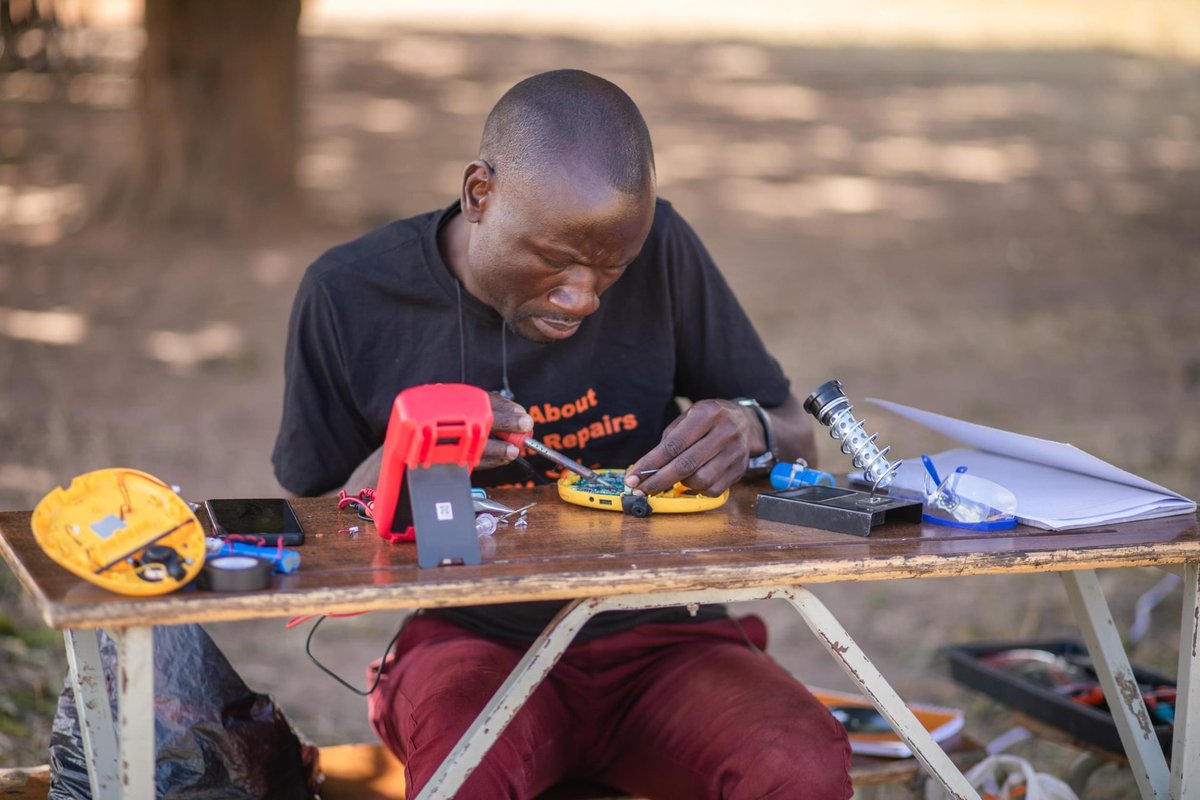 SolarAid (@solaraid) on Twitter photo We're thrilled to announce our article 'Repairing Electronics: A #CircularEconomy Solution for Reducing #EWaste & Building Resilience in Rural #Africa' by <a href="/sofiao/">Sofia Ollvid</a> is a finalist in <a href="/NextBillion/">NextBillion</a>'s 'Most Influential Article of 2023' contest!
Vote for us nextbillion.net/announcing-nex… We're thrilled to announce our article 'Repairing Electronics: A #CircularEconomy Solution for Reducing #EWaste & Building Resilience in Rural #Africa' by <a href="/sofiao/">Sofia Ollvid</a> is a finalist in <a href="/NextBillion/">NextBillion</a>'s 'Most Influential Article of 2023' contest!
Vote for us nextbillion.net/announcing-nex…