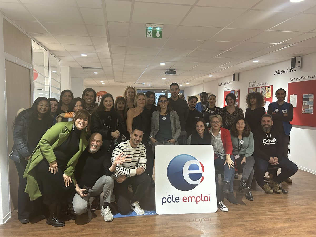C'est génial de voir l'agence Cap Pinede réunie pour marquer la fin de l'année avec Pôle Emploi. De belles perspectives pour l'année prochaine avec France Travail! 🌟
