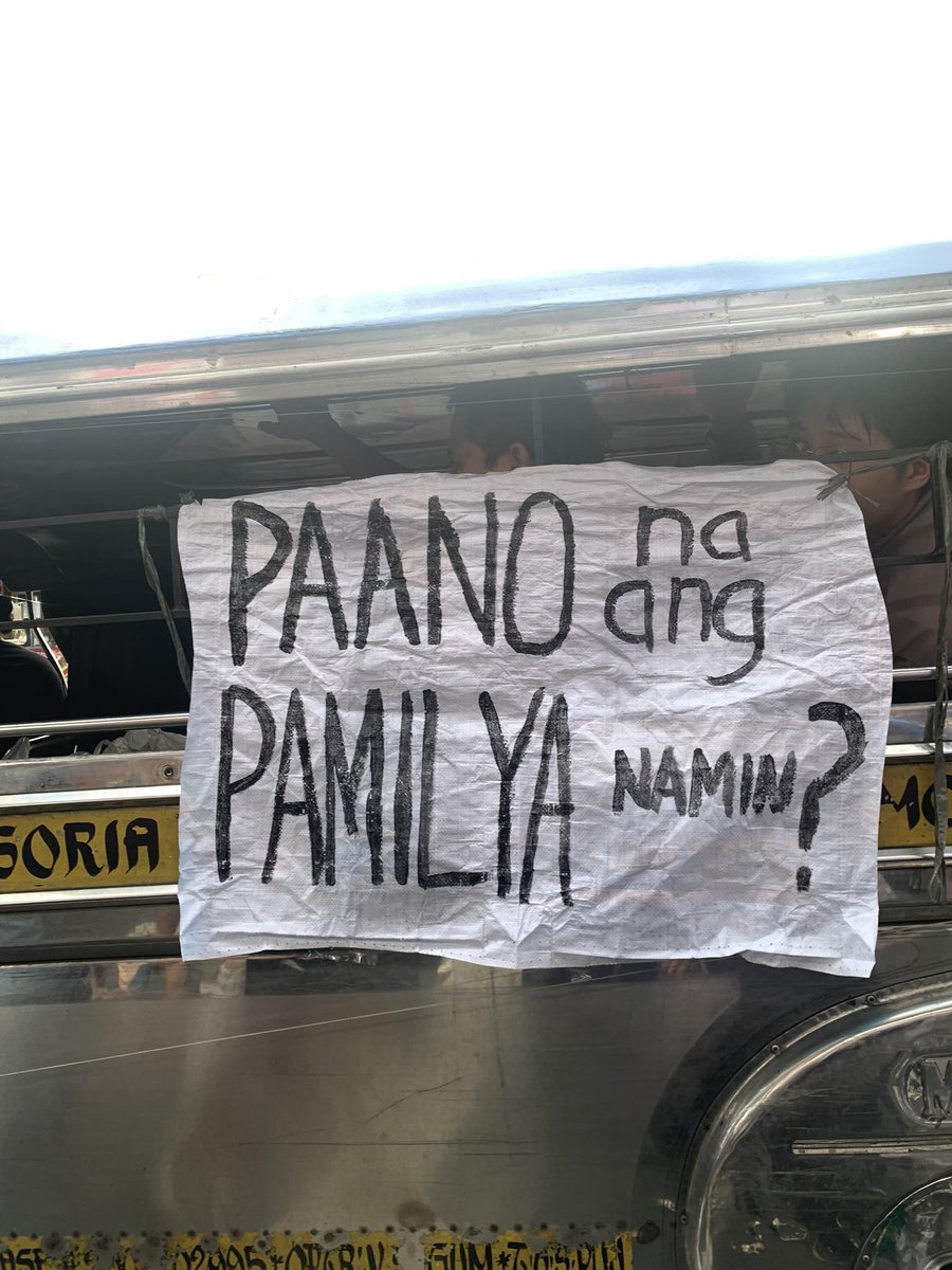 Hindi happy ang new year kung pagsapit ng Enero ay libo-libong tsuper ang mawawalan ng trabaho at milyon-milyong komyuter ang apektado. 

#NoToJeepneyPhaseout