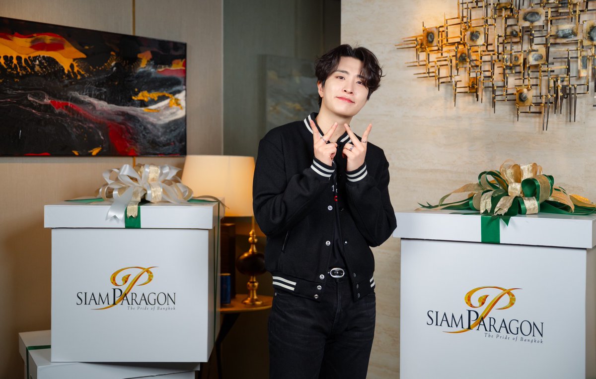 Siam_Paragon's tweet photo. ตกหลุมรักเจ้านากน้อยรอบที่เท่าไหร่แล้วเนี่ย 💚🫶 ท่าโพสต์สุดคิวท์ทำใจละลายสุดๆ ไปเลย  ใครจะแชร์จะเซฟความคิวท์ไว้เราจัดให้ฉ่ำๆ 

อากาเซ่เตรียมรับชมบทสัมภาษณ์สุดเอ็กซ์คลูซีฟจาก #สยามพารากอน ได้เลยเร็วๆ นี้ 

#SiamParagon
#SiamParagonCountdown2024
#SiamParagonxYOUNGJAE https://t.co/8eQ4neVzi9
