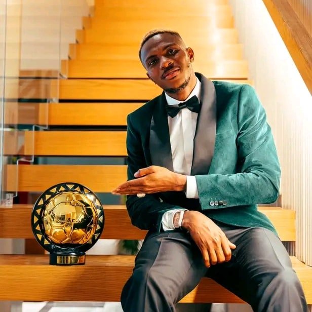 Happy birthday to Super Eagles striker Victor Osimhen.

Serie A winner 🏆
Top scorer in Serie A 🥇
Best striker in Serie A 🎖️
Serie A (AIC) Player of the Season 🎖️ 
XI of the Serie A (AIC) season 🏅 
8th place for the Ballon d’Or 🔝 
African Men Best Player of the Year 👑
HBDStar