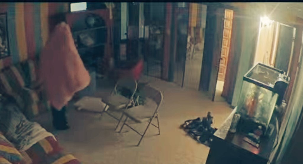 Ggtots1's tweet image. Hey ben, the TTS commands are shaking things up! Picture this : a challenge where Taylor and TJ have to kiss. Taylor even Stormed out of bed because the #TTS loved The drama — let&apos;s make it happen! 💋🐠 #InteractiveReality #TTSChallenge #fishtanklive
#fishtankdotlive
#fishtanks2