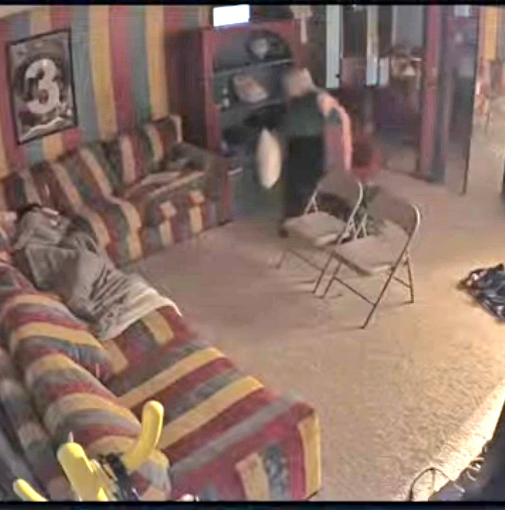 Ggtots1's tweet image. Hey ben, the TTS commands are shaking things up! Picture this : a challenge where Taylor and TJ have to kiss. Taylor even Stormed out of bed because the #TTS loved The drama — let&apos;s make it happen! 💋🐠 #InteractiveReality #TTSChallenge #fishtanklive
#fishtankdotlive
#fishtanks2