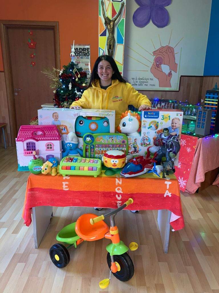 #regaliamociunsorriso 2023 
Anche quest’anno abbiamo cercato di regalare un sorriso a #SanCristoforo e #Librino (#Catania).
Siamo consapevoli che è solo una goccia ….ma ci piace pensare che nel 2024 questa goccia possa trasformarsi in un …temporale di solidarietà.