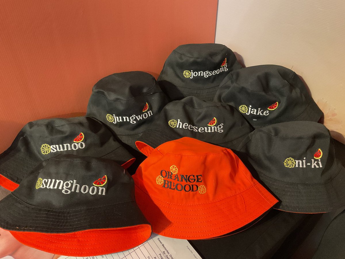 myhoonievrse's tweet photo. wts lfb ph 

💌  enhypen reversible bucket hat 
🔖 ₱ 300/ea
dop: payo
thru jnt/ lbc / can meet up on con day at ncc or manila ubelt (around jan 22-31)

avail all member! mine basis (member of your choice + quantity)

# new clark city enhypen fate tour https://t.co/yvewxnmpfm