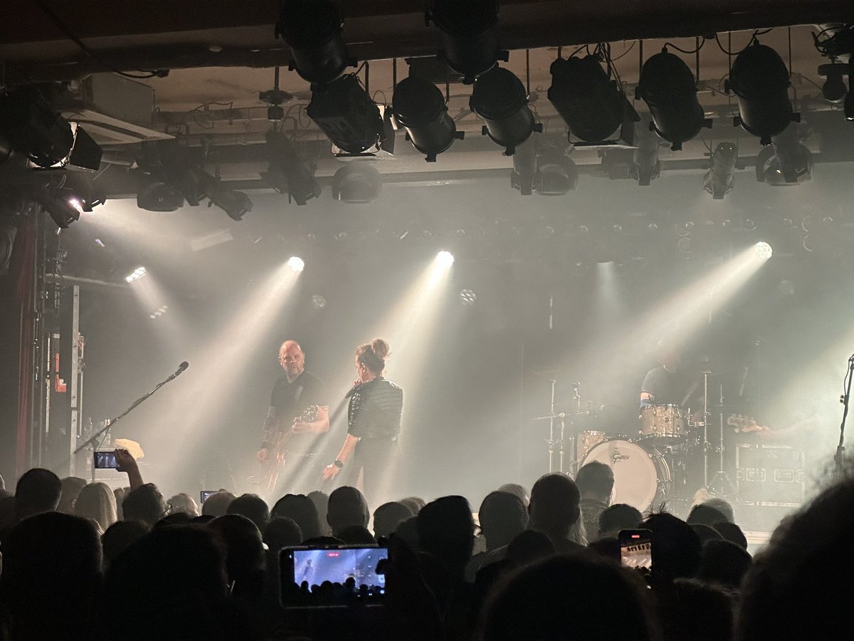 Anfrastique's tweet photo. #diehappy
Gestern in Aschaffenburg.
Eines der besten kleinen Konzerte die ich besucht habe. Wir hatten alle viel Spaß ❤️ https://t.co/lOei49ktPm