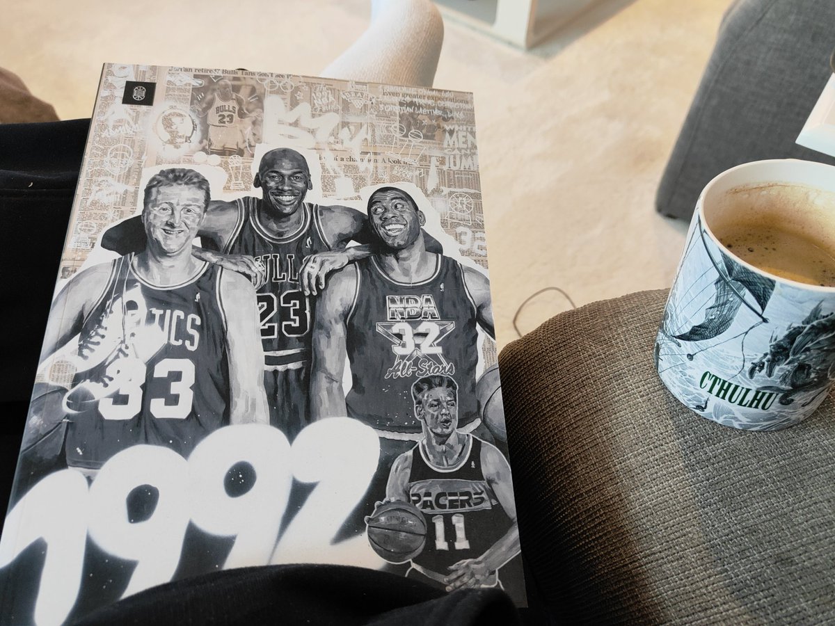 DanDeJong1's tweet photo. #MagDay Wir gehen rein. Aber erst wird der Kaffee in den Schädel gekloppt. https://t.co/fkp6QyHeER