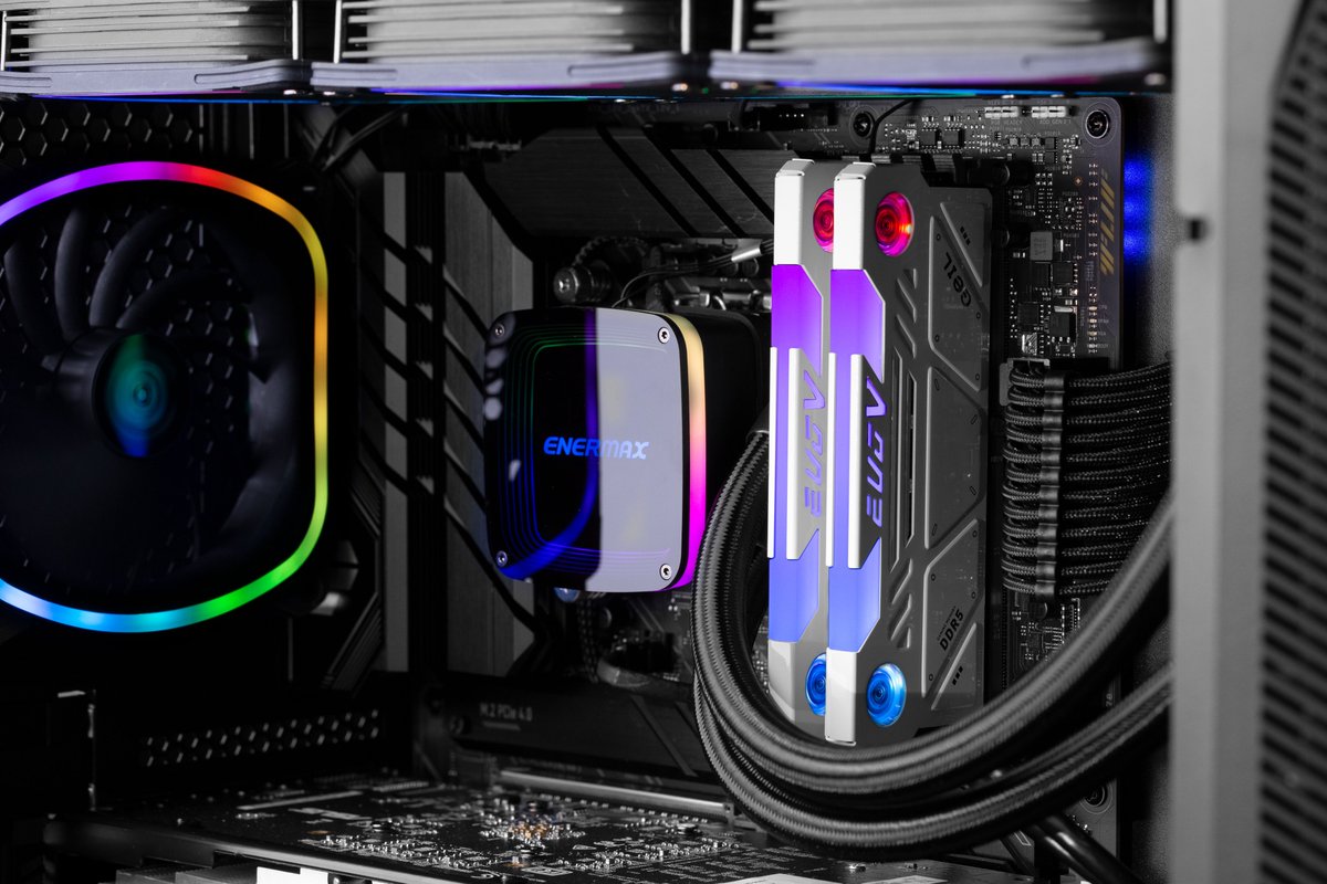 GeILMemory's tweet photo. Experience immersive 360° RGB illumination with full-frame lighting on the GeIL EVO V DDR5 RGB memory, easily connect it to the same lighting control software across a wide range of motherboards.
#GeILMemory #EVOV #DDR5 #prosumer #tech #RAM #intel #Memory #PcGaming #PcHardware https://t.co/1uGbMsJ0xS