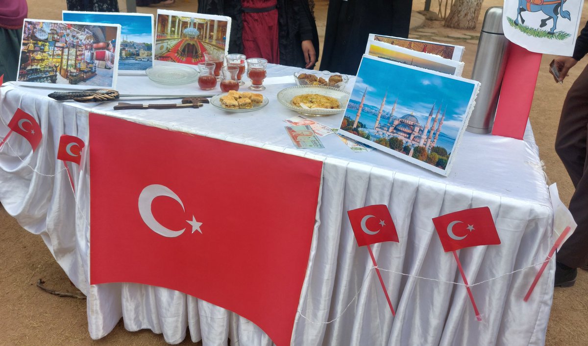 Mehak2208's tweet photo. Finally we did it!!!
Had so much funnnn✨️
Represented 🇹🇷 in our global fest.
@fass_air
#GlobalizationFest
#Globalperspective https://t.co/KlRO8D6RCL