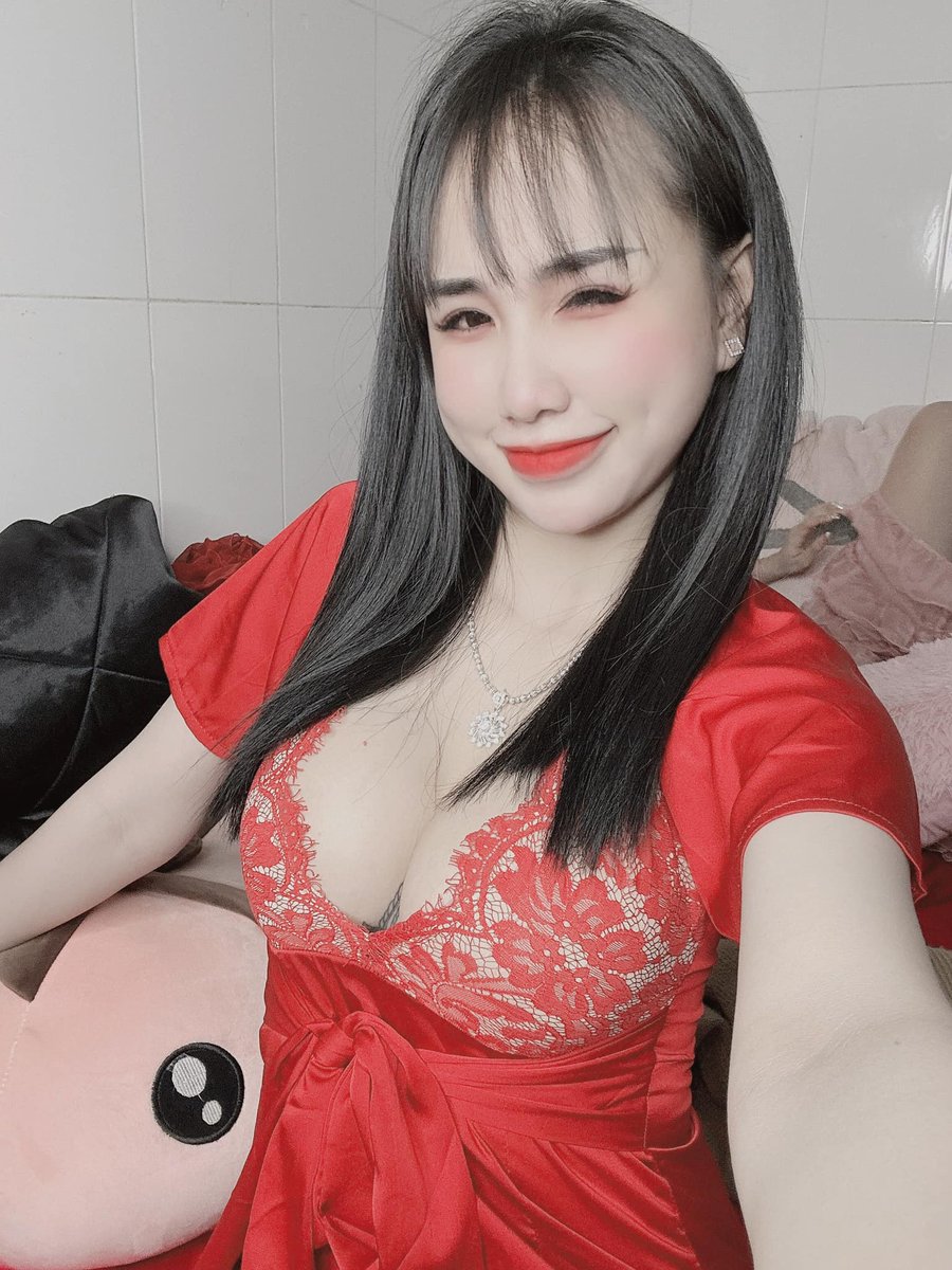 krpicprotat1's tweet photo. Ước gì thứ đè lên em là anh chứ không phải là áp lực https://t.co/159umwy20e