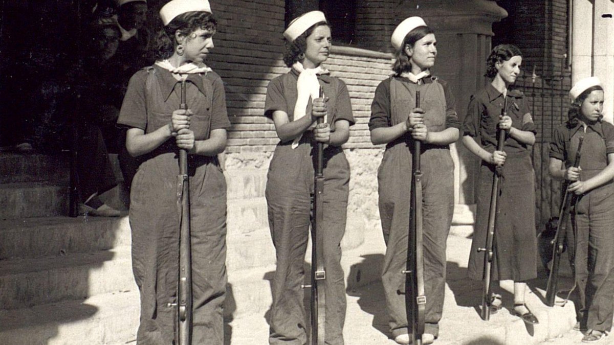 Tarragona. Estiu de 1936.
Grup de milicianes del Sindicat de Transport Marítim de la CNT.

Foto: Gerard Chinchilla Berenguer

#Milicianes