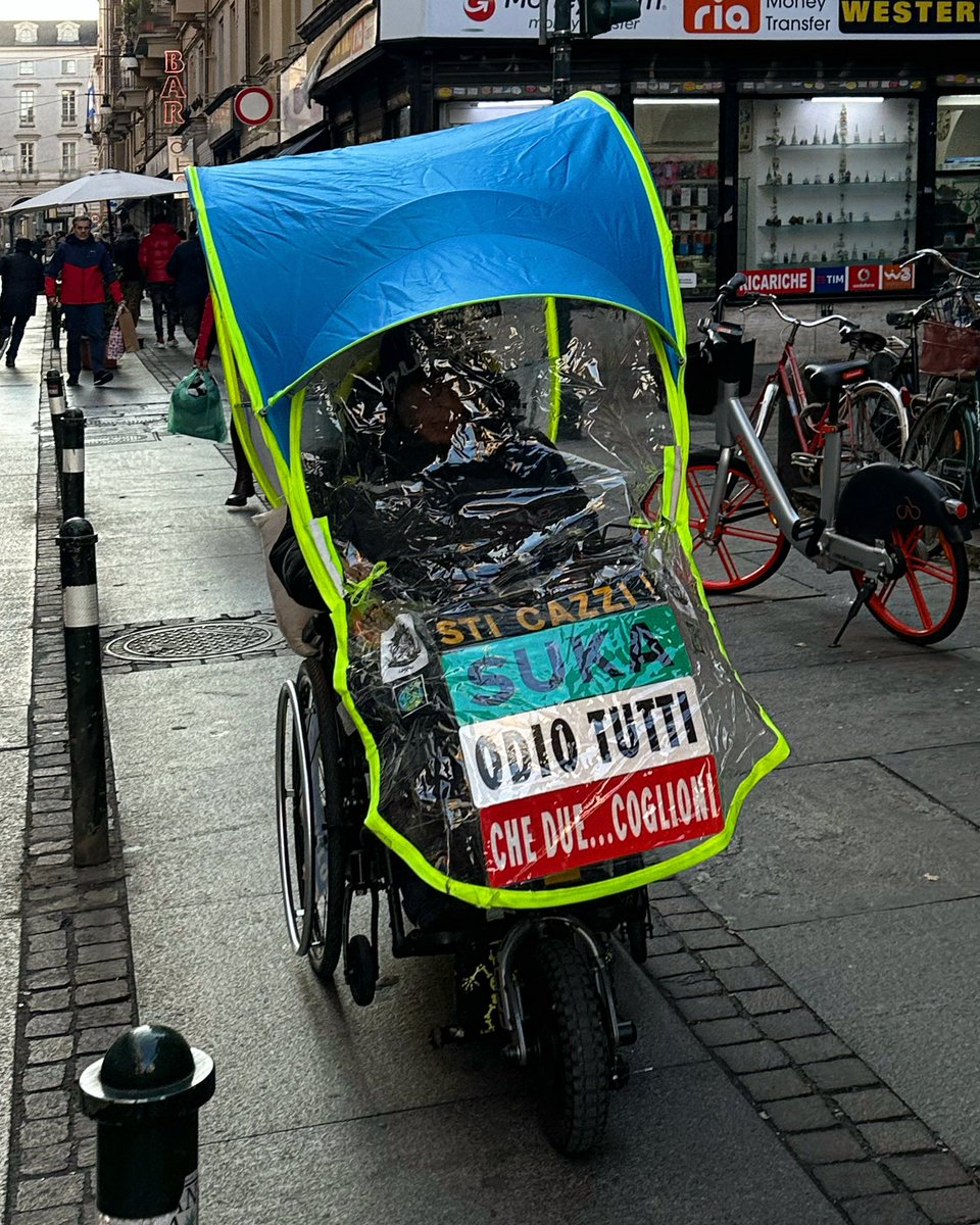 bkkkcnnctn's tweet photo. animale guida
#bkkkcnnctn #viamilano #torino https://t.co/vZfeh8dBIt
