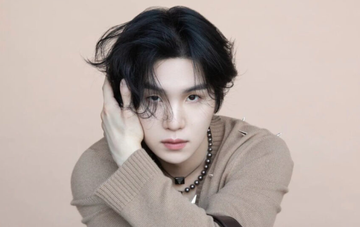 AboutMusicYT's tweet photo. Paste Magazine has named the best kpop songs of 2023:

1. Agust D - Snooze
2. FIFTY FIFTY - Cupid
3. IVE - I Am
4. SEVENTEEN - Super
5. NewJeans - Cool With You
6. Kai - Rover
7. Taemin - Guilty
8. Jimin - Like Crazy
9. NCT DoJaeJung - Perfume
10. Lucy - Never in Vain
11. aespa - Better Things
12. WOODZ - Abyss
13. BOYNEXTDOOR - But Sometimes
14. So!YoON!, RM - Smoke Sprite
15. Key - Good & Great
16. AKMU - Fry's Dream
17. ENHYPEN - Bite Me
18. (G)I-DLE - Eyes Roll
19. H1-Key - Seoul
20. KARD - Icky