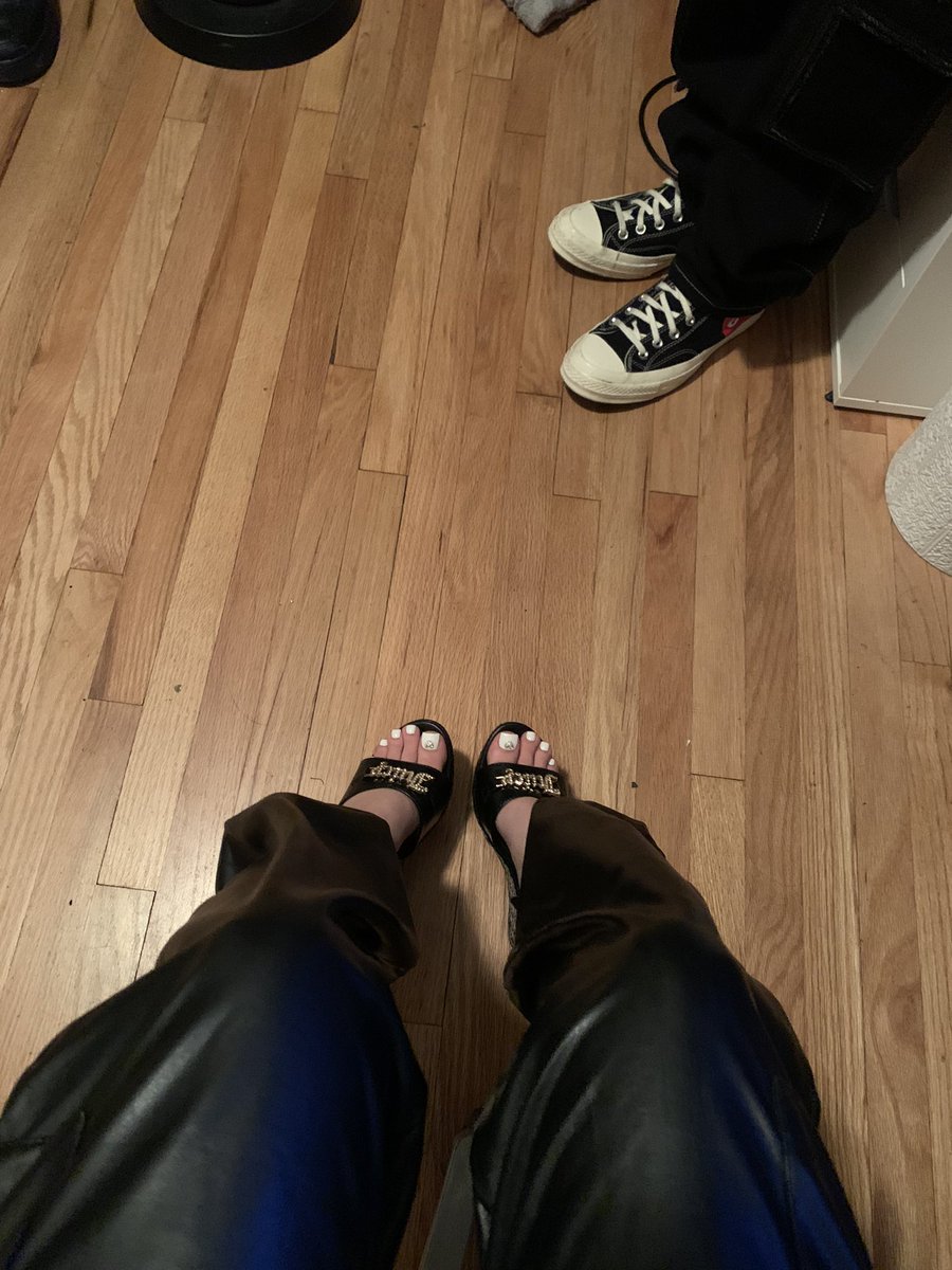 caralinuh's tweet photo. Still that bitch. https://t.co/dBMGOCAI0i