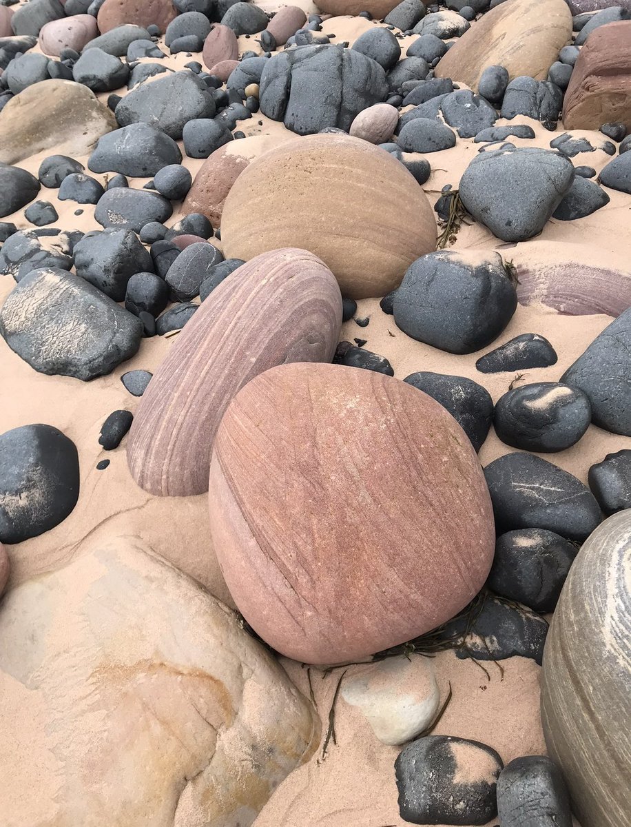 anniescottarch's tweet photo. #Favepicsof2023 #Orkney Rackwick beach #Hoy https://t.co/FdhTX6R7iX