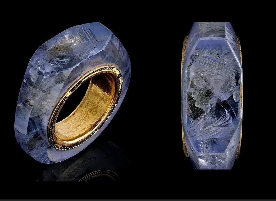 A Wonderful 2000 years-old sapphire ring presumably belonged to Roman emperor Caligula, thought depicting his fourth wife Caesonia.

#Sapphire #ring #ancientroman #roman #romanemperor #Caligula #Caesonia #ancient #history #historical
