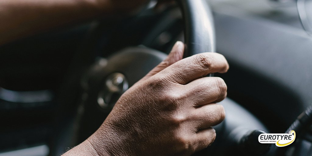 EurotyreEs's tweet photo. 🚗💤 ¿Te enfrentas a largos trayectos en carretera? Combate la fatiga al volante con estos 6 consejos clave: descanso previo, paradas regulares, postura cómoda, temperatura adecuada, hidratación y evitar alimentos pesados. #EurotyreContinental

https://t.co/i7KvglCmxD https://t.co/0UMXWJeyiC