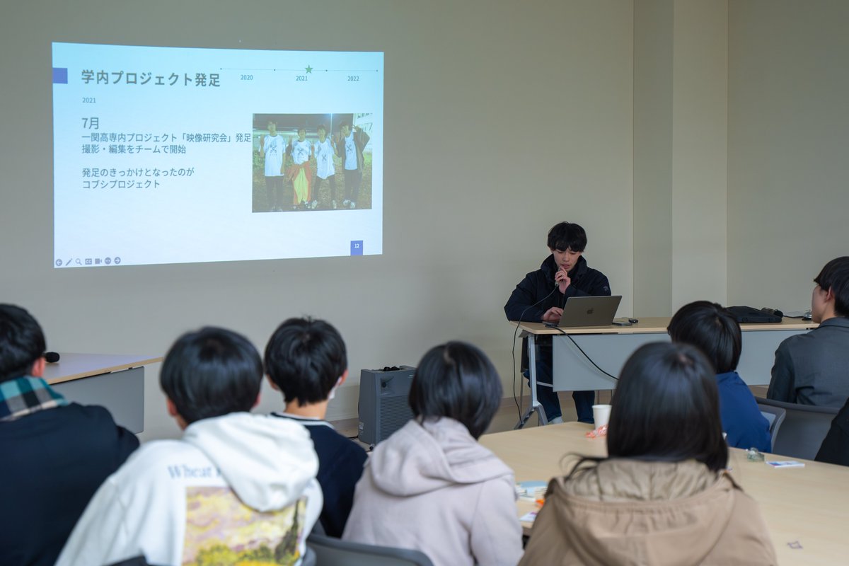 Creocreators's tweet photo. 【学生起業家によるトークセッション】
弊団体の代表を務める菊地とパートナー企業Next IWATEの代表である上野氏によるトークセッションが行われました。
トークセッションでは、「学生起業家が捉えるアントレプレナーシップとは」というテーマのもと菊地と上野氏の知識や経験が共有されました。 https://t.co/P4RVs1Pita