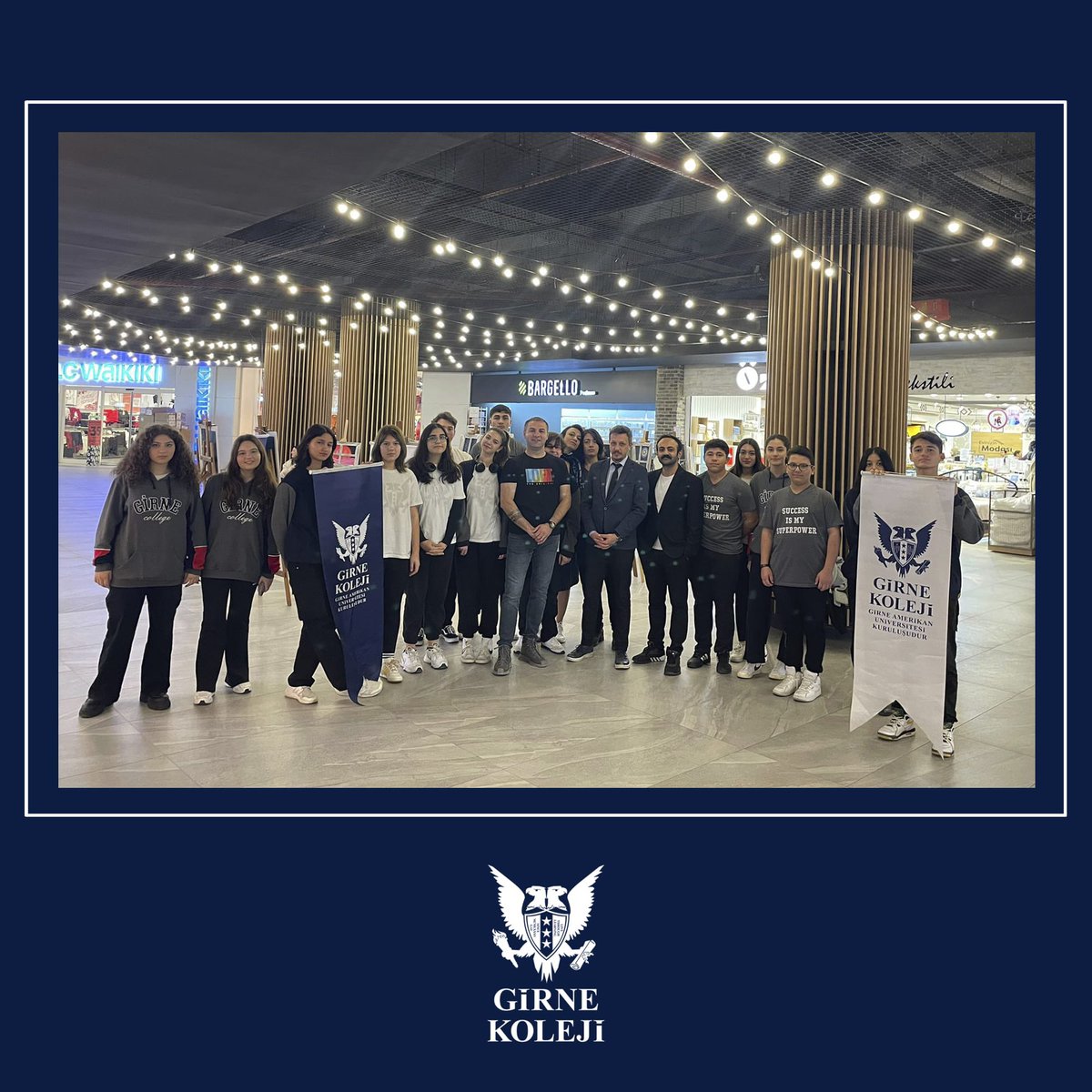 GirneEdremit's tweet photo. Girne Koleji Edremit Kampüsü Resim öğretmeni Armağan YALÇIN ve öğrencilerinin hazırlamış olduğu "Penceremden Yeni Yıl" resim sergisi Novada AVM'de açılmıştır. 
2 Ocak tarihe kadar sergimizi ziyaret edebilirsiniz.
Sanat dolu bir yıl geçirmeniz dileğiyle... https://t.co/zVZWNwLAMp