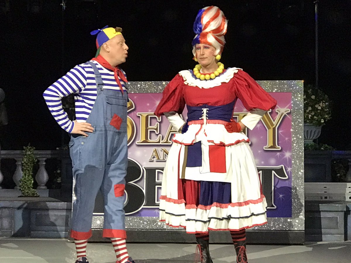 In the second of our special panto editions recorded on location inside the Big Top, on stage and in the dressing area, hear from the crew and cast including Phil Reid (Philippe Philoppe) and Simon Bashford (Madame Cheri Trifle).

Listen/subscribe: linktr.ee/planetreigatep…